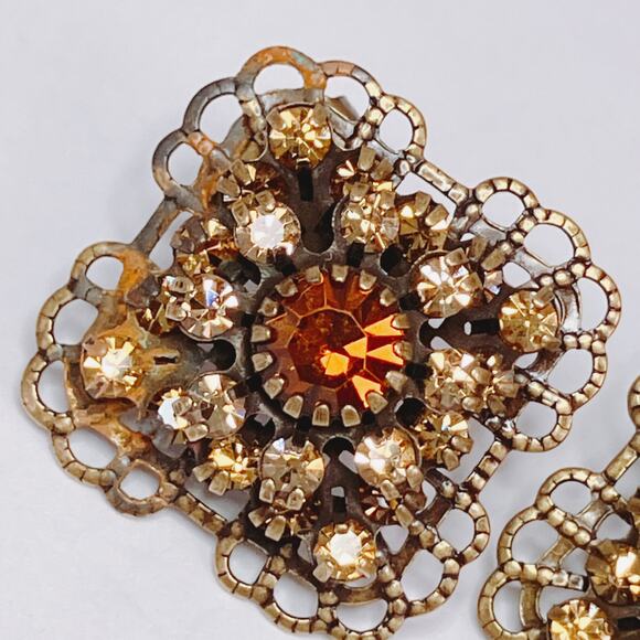 Vintage Signed Avon 1970s Square Gold Tone Filigree Amber Rhinestone Earrings - Picture 4 of 10